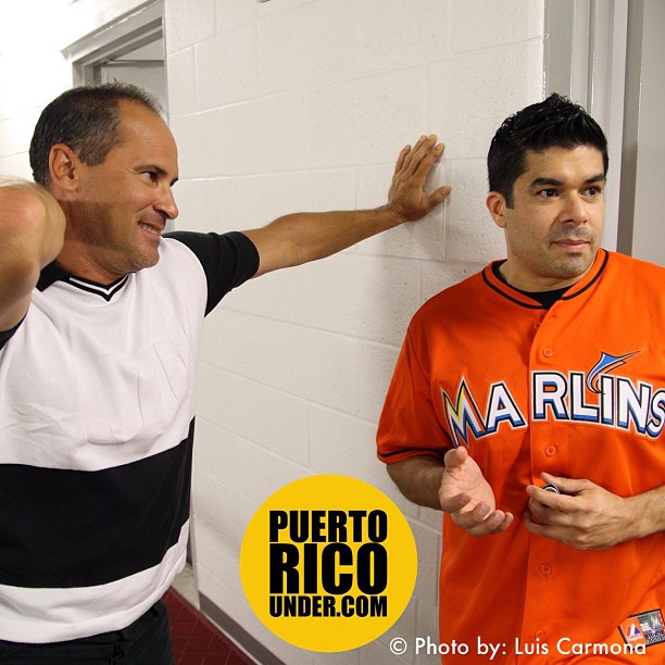 Jerry Rivera dandole unas clases de como fildear SS a Omar Vizquel @jerryrivera @puertoricounder @luiscarmona