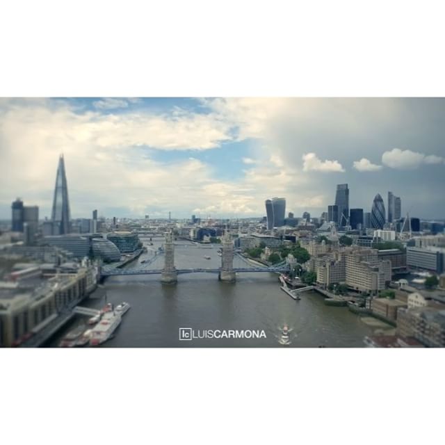 London a Film by Luis Carmona. #tobecontinue  #film #shortfilm #london #england #movie #cinematography #videography #contentcreator #drone #stockfootage #bigben #towerbridge #londoneye #timelapse equipment: @gopro @djiglobal @canonusa film by: #luiscarmona @letusdotheworkforyou @puertoricounder @luiscarmona